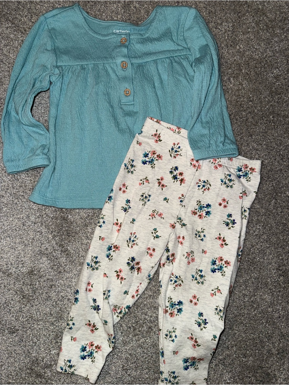 Carter’s 18m top and leggings set